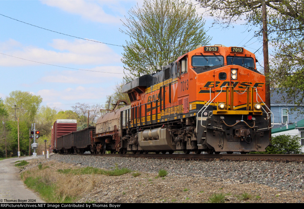 BNSF 7013